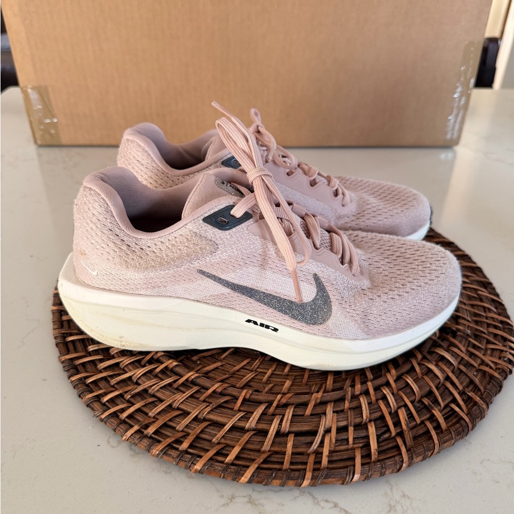 Nike Women's Air Winflo Blush Pink Athletic Shoes.